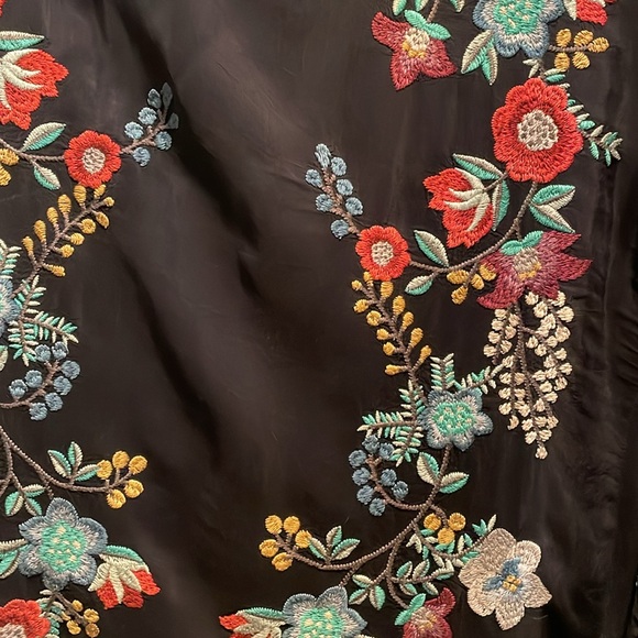 Johnny Was embroidered blouse - Picture 3 of 8